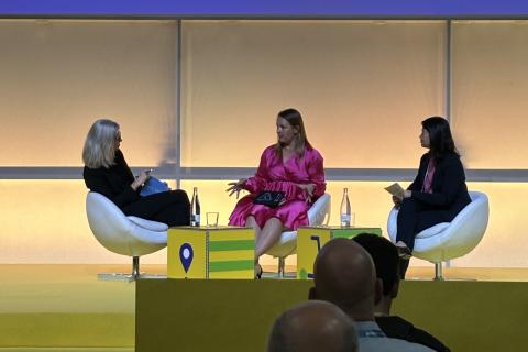 Anniina Auteron mukaan teknologia tarjoaa kaupungeille mahdollisuuden osallistaa useampia ihmisryhmiä mukaan kaupunkien suunnittelutyöhön. 