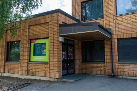 Nuorisokeskus Koivistonkylä.