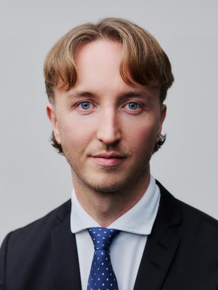 Pormestari Ilmari Nurminen.