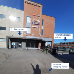 Pendoliino building. On the right side of the building, you can see Pakkahuoneenaukio.